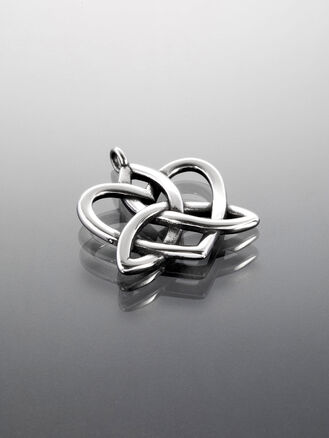 Přívěsek z chirurgické oceli keltský uzel v srdci