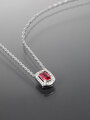 Elegantní náhrdelník z chirurgické oceli s červeným krystalem