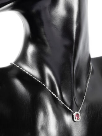Elegantní náhrdelník z chirurgické oceli s červeným krystalem
