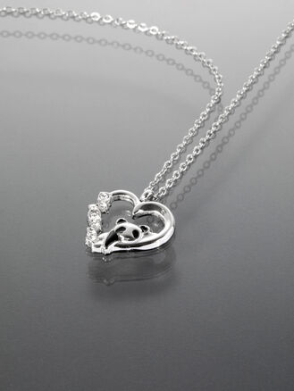 Náhrdelník z chirurgické oceli se srdíčkem a pandou