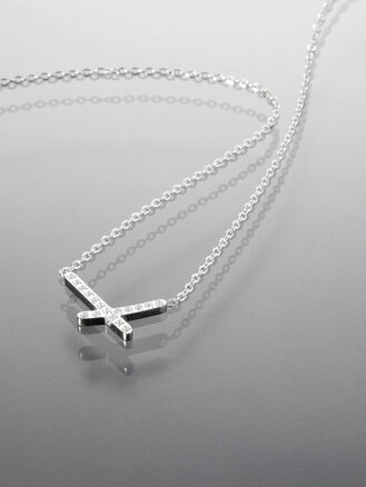 Minimalistický náhrdelník z chirurgické oceli s krystalky