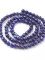 Korálková šňůra z kuliček fazetovaného lapisu lazuli, průměr 4 mm