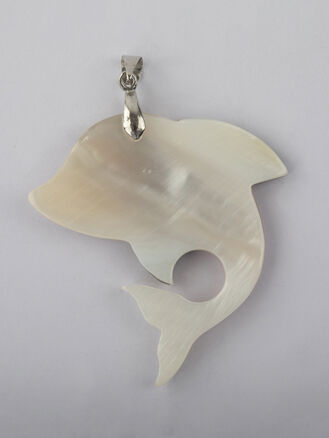 Přívěsek ve tvaru delfína z paua perleti