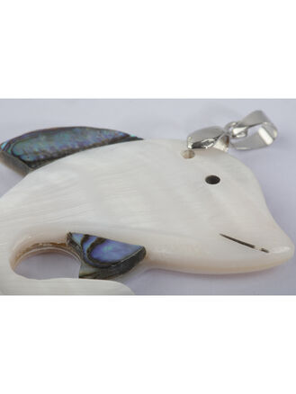 Přívěsek ve tvaru delfína z paua perleti