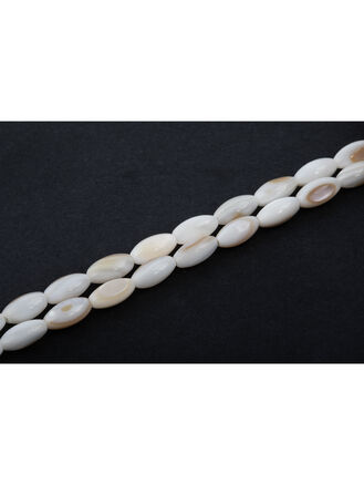 Korálková šňůrka z korálků z bílého opálu
