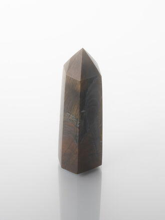 Tygří oko špice velká 9.2x3.1 cm hmotnost cca 117 g