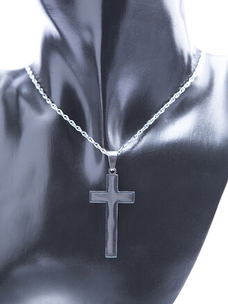 Přívěsek z chirurgické oceli, leštěný hladký kříž s černým akcentem