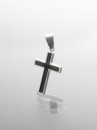 Přívěsek z chirurgické oceli, černo stříbrný křížek