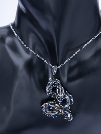 Stylový masivní přívěsek z chirurgické oceli ještěr