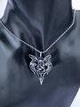 Elegantní přívěsek z chirurgické oceli severský amulet s krkavci a kopím