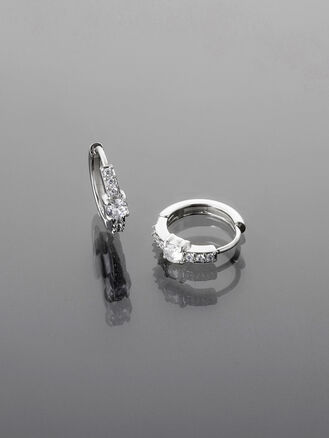 Elegantní stříbrné kruhové náušnice z chirurgické oceli pro každou ženu