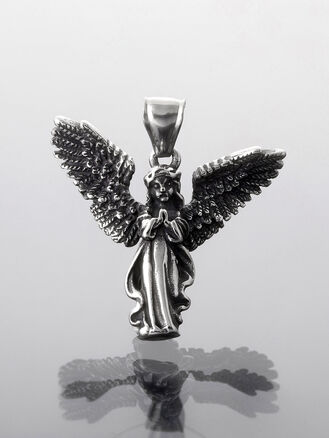 Stylový nápadný přívěsek z leštěné chirurgické oceli, anděl