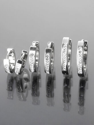 Sada náušnic z leštěné chirurgické oceli, kroužky s krystalky, různé velikosti