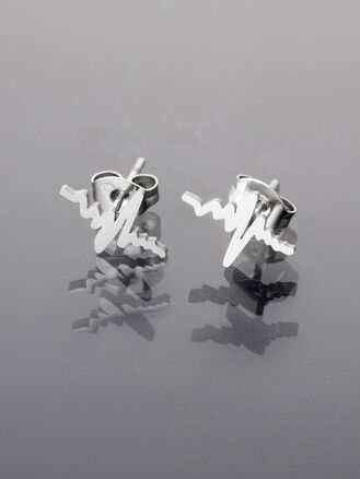 Šest párů náušnic z leštěné chirurgické oceli ve dvou barvách kovu