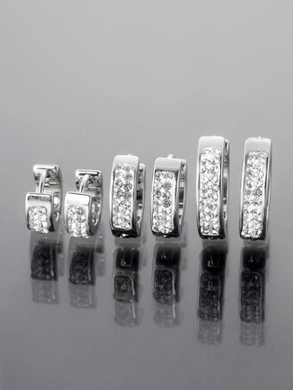 Sada náušnic z leštěné chirurgické oceli, kroužky s krystalky ve dvou řadách, různé velikosti