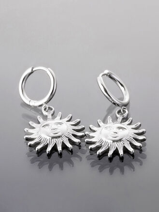 Kruhové náušnice z leštěné chirurgické oceli stříbrné barvy se sluncem