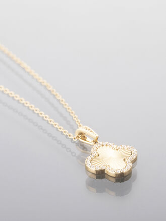 Módní náhrdelník z chirurgické oceli zlaté barvy, kvítek