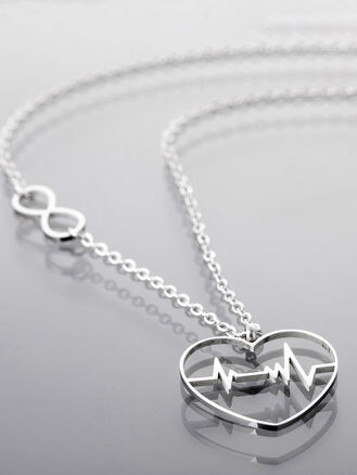Trendy náhrdelník z chirurgické oceli, řetízek se srdcem