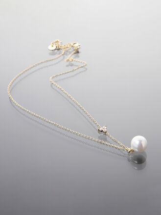 Elegantní náhrdelník z chirurgické oceli s perlou a krystalky