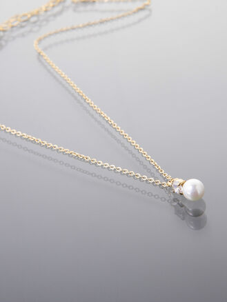 Elegantní náhrdelník s perlou z chirurgické oceli – dokonalý doplněk pro každou příležitost