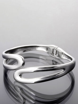 Pevný moderní náramek z chirurgické oceli, stříbrná barva kovu