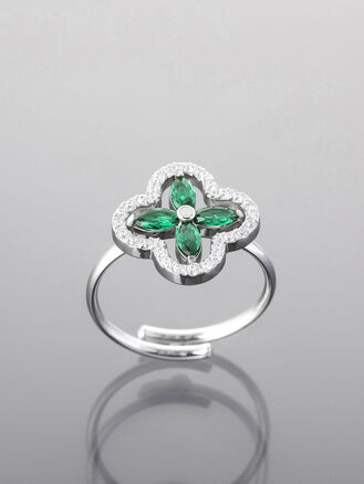 Dámský prsten z leštěné chirurgické oceli s kytičkou s krystalky