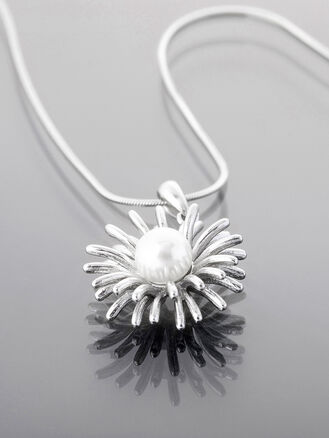 Nápadný náhrdelník z chirurgické oceli, řetízek s přívěskem s perlou