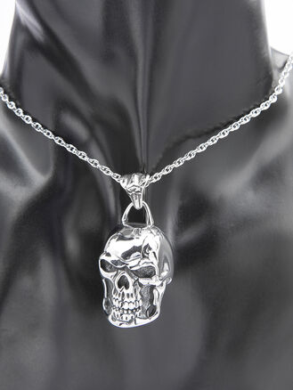 Přívěsek lebka z chirurgické oceli, stříbrná barva kovu