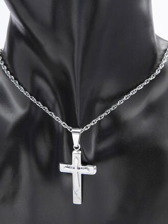 Výrazný přívěsek kříž s dalším křížem z leštěné chirurgické oceli