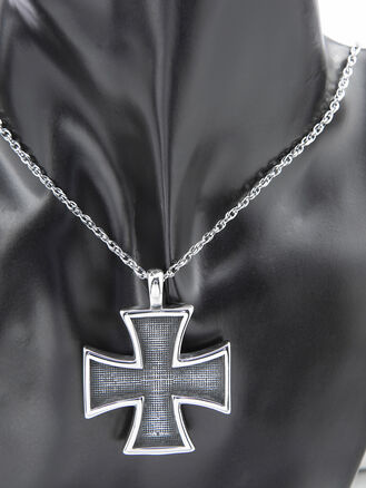 Výrazný přívěsek Železný kříž z leštěné chirurgické oceli 