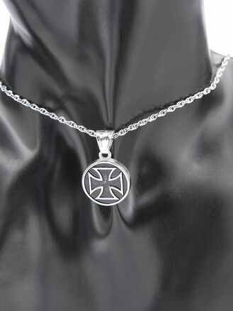 Stylový přívěsek Železný kříž v kroužku z leštěné chirurgické oceli 