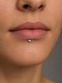 Piercing do brady, ucha nebo rtu, kytička s krystalkem, chirurgická ocel stříbrná nebo zlatá barva