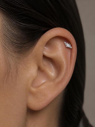 Piercing do brady, ucha nebo rtu, krystalky, chirurgická ocel stříbrná barva