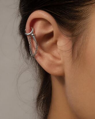 Helix piercing do ucha chirurgická ocel, s hrotem a řetízkem